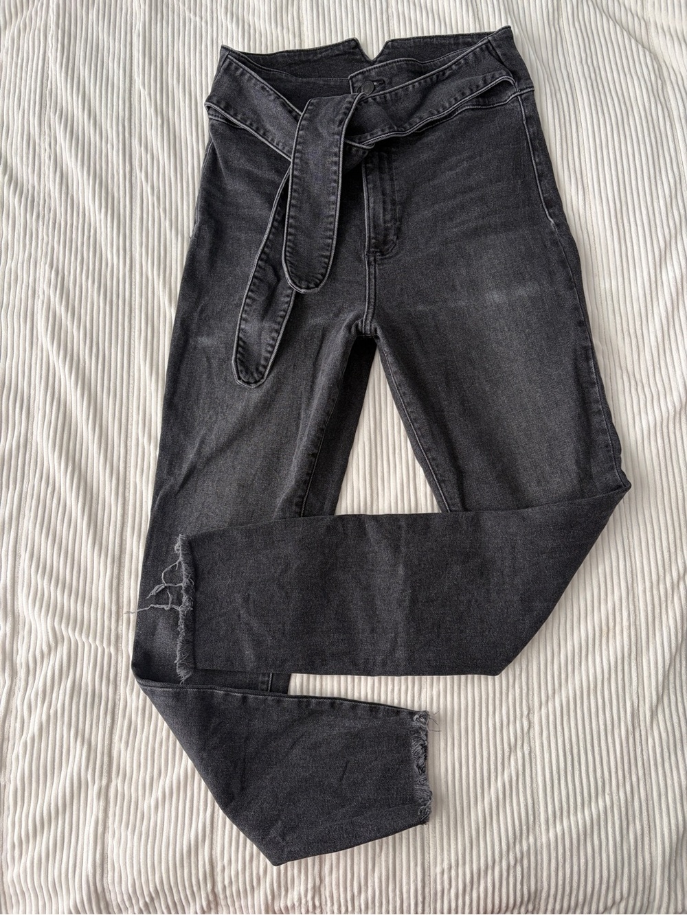 Abercrombie&Fitch Ultra High Rise Skinny Ankle JeansTie Waist Size:27/4 Regular